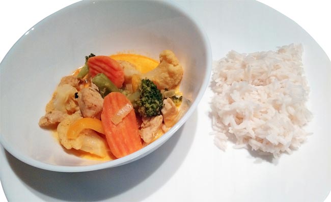 Koch-Idee: Kokos-Curry-Hähnchen mit Reis-Rezept